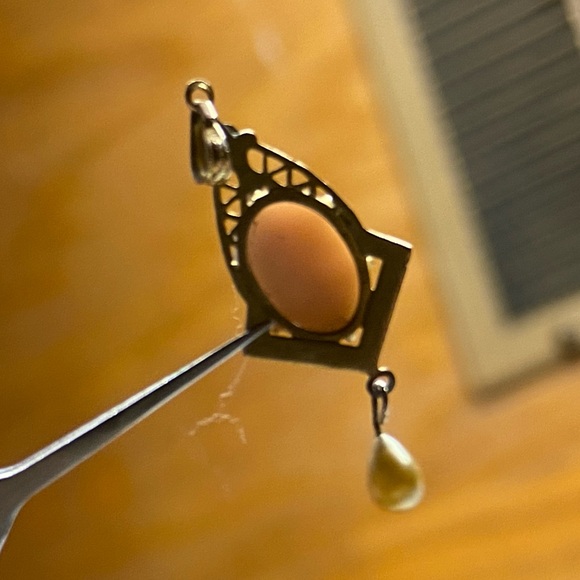 Antique Lavaliere Cameo Pendant Necklace Either shell/coral hand carved w/Pearl - Picture 7 of 17